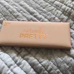 It cosmetics naturally Pretty palette